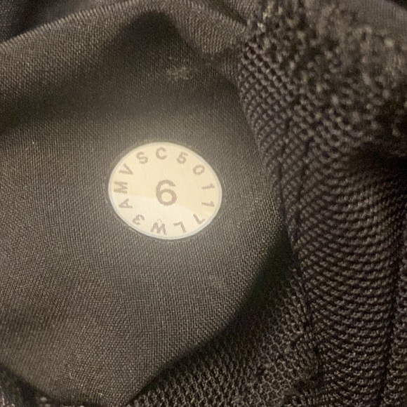 Lululemon On Track Crew Neck Sweatshirt, Size 6, Color Heathered Black - Picture 12 of 13